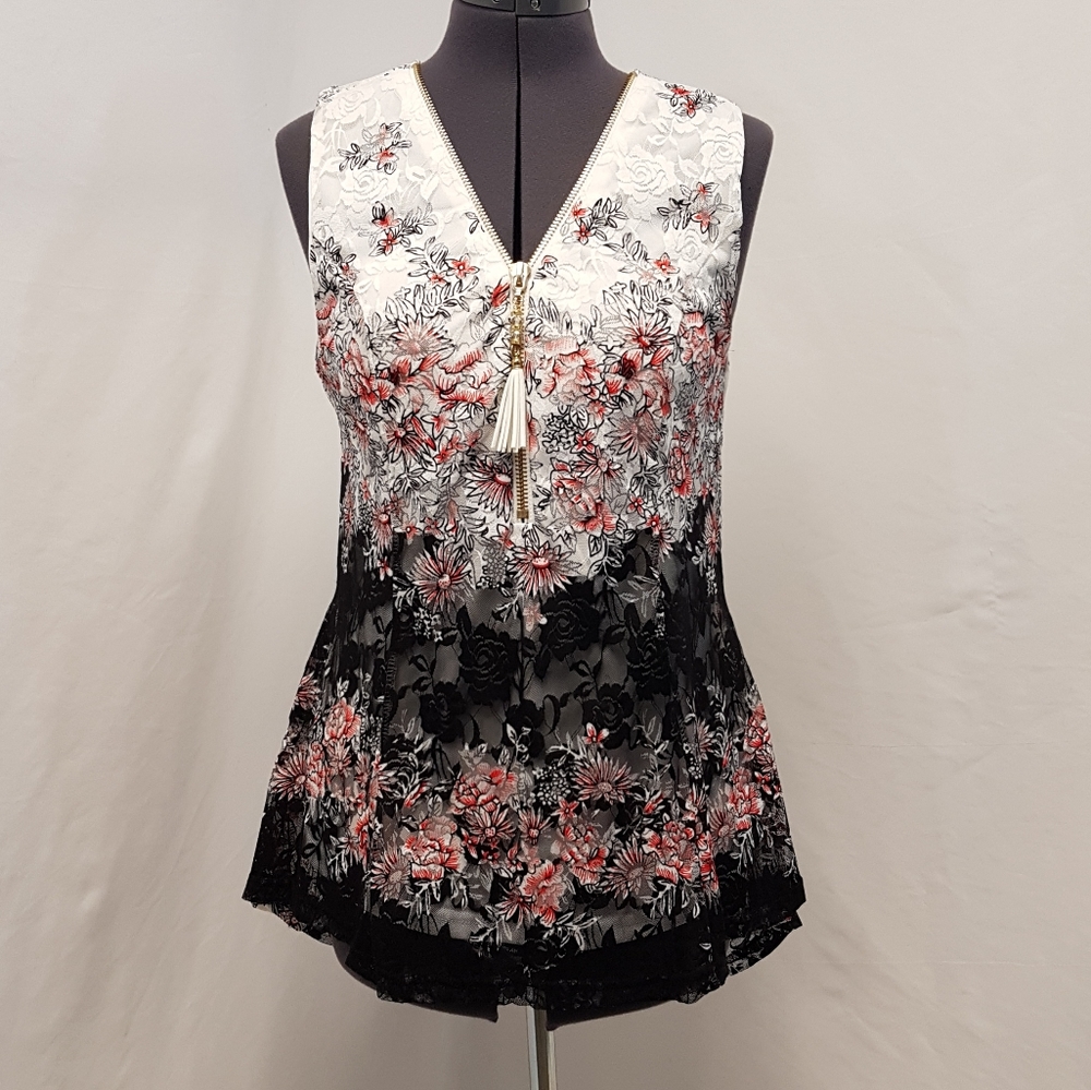 Pretty, Papillion sleeveless blouse medium
